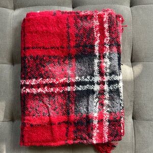 Oversized Westminster scarf/shawl material is super soft